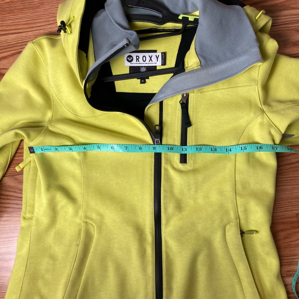 Roxy winter jacket - Picture 2 of 16